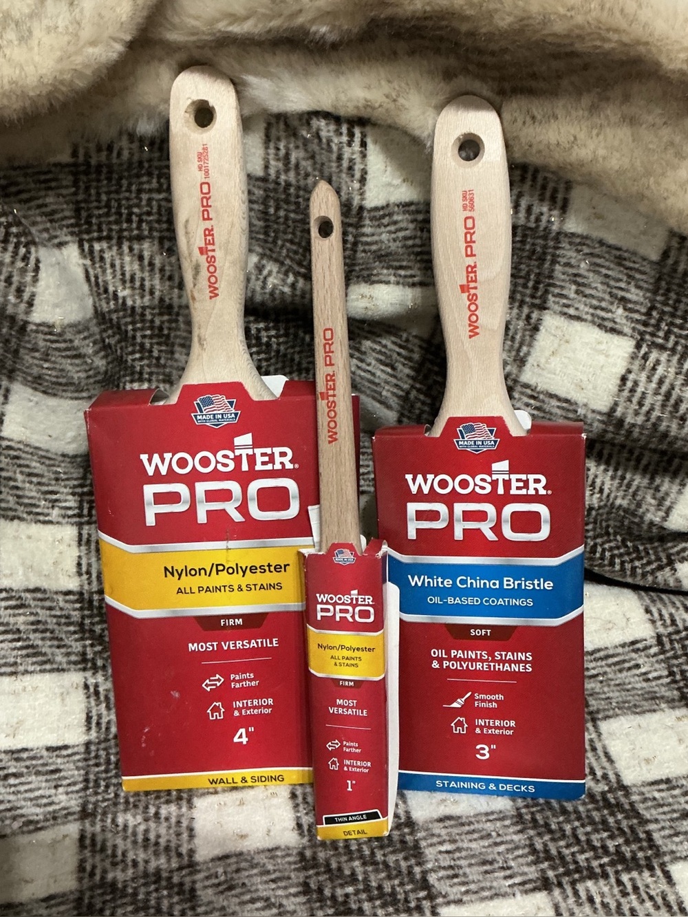 WOOSTER NYLON BRISTLES PROFESSIONAL PAINT BRUSHES WITH WOOD HANDLES BUND